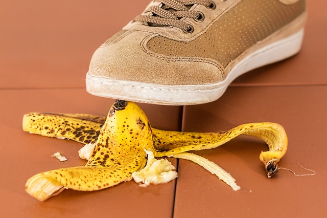 image of a banana and a foot in relation to a risk involved, when making money trading forex